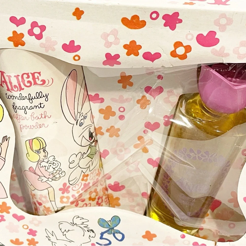 Vintage 1966 Alice in Wonderland Beauty Set Skincare NEW‎